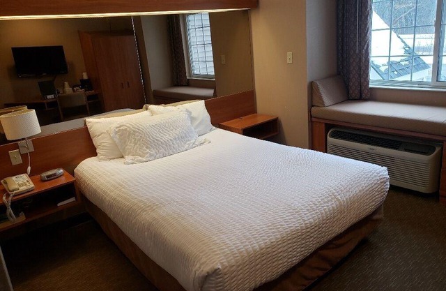 Parry Sound Inn & Suites
