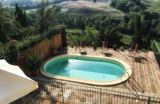 Pasqui Villas: Capanna ,country chic house in a village: garden,pool,view,WIFi