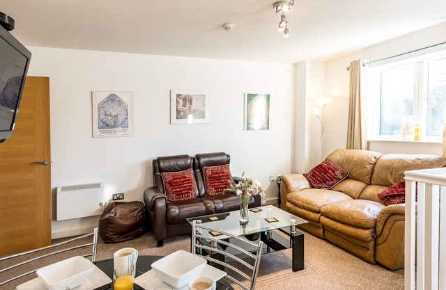 Pass the Keys | 2 Bedroom Apartment with Parking
