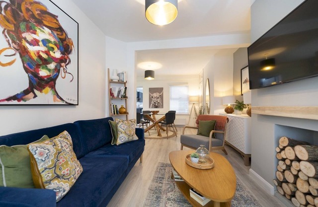 Pass the Keys | 58 LW Ave Stunning 2BR Terrace Top Location Lots Nearby