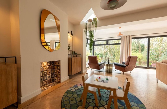 Pass the Keys | Acorn Lodge · Luxury Retreat In a Stunning Oasis With Hot Tub