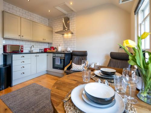 Pass the Keys Bright and cosy flat in the centre of Much Wenlock