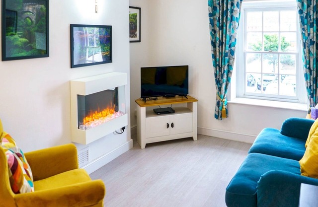 Pass the Keys | Central Aberaeron- Cosy 2 bed flat | Sleeping 4