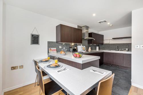 Pass the Keys Central Altrincham 2Bed Apartment