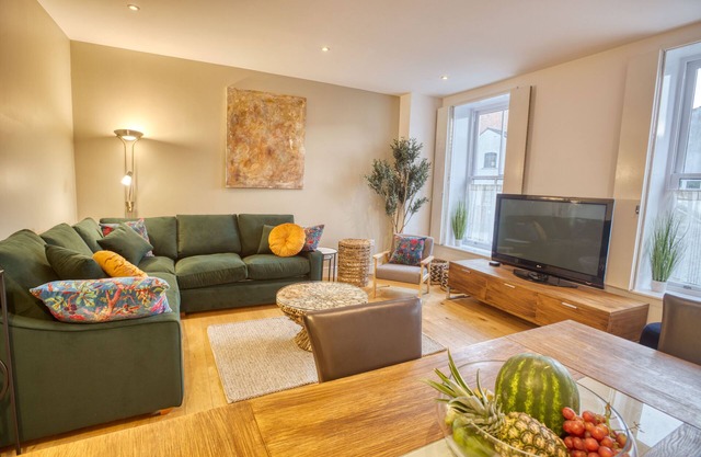 Pass the Keys | Centrally Located Apartment
