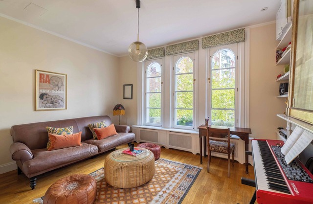 Pass the Keys | Charming Portobello Road Apartment