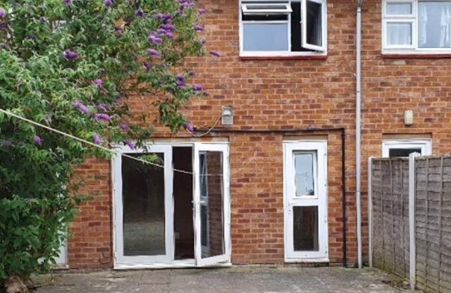 Pass the Keys | Cheerful large 3 bedroom house in quiet cul-de-sac