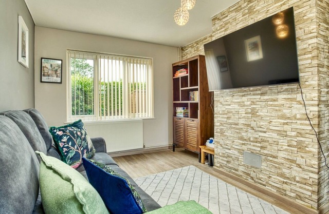 Pass the Keys | Dog-Friendly Haven + Parking + Prime Location
