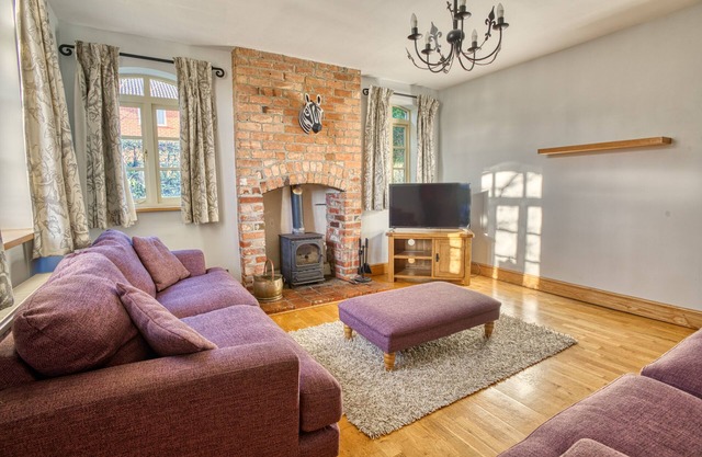 Pass the Keys | Family home in the countryside