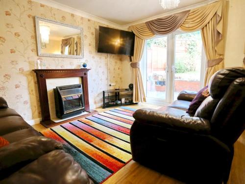 Pass the Keys Garden Family Home near by University of Salford