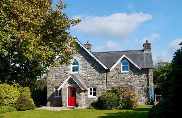 Pass the Keys | South Lodge Coastal Cottage