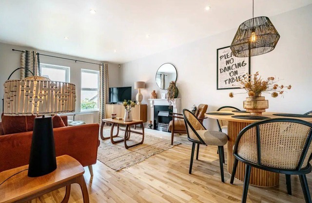 Pass the Keys | Luxury Retreat | Cafes and Shopping | Queens Uni