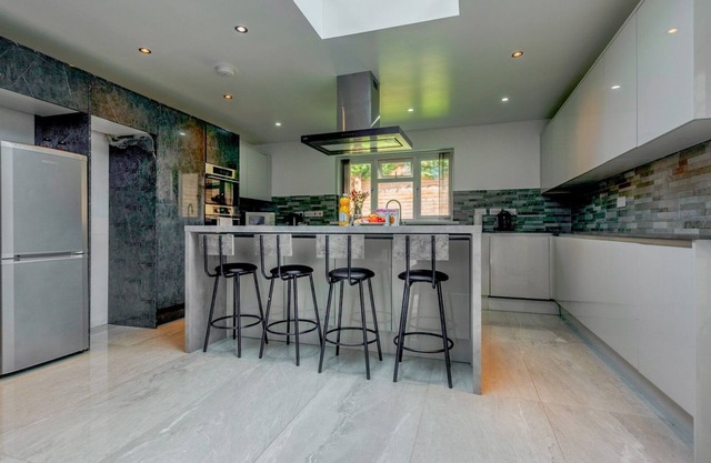 Pass the Keys | Modern Home: Three Bedrooms| Nr Molineux Stadium