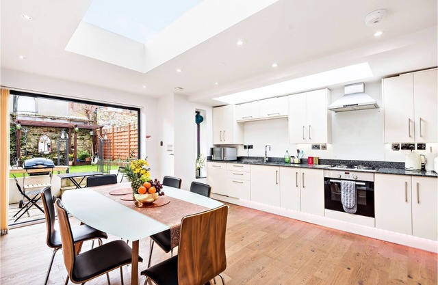 Pass the Keys | Modern, Chic 3BR Townhouse in Central Oxford