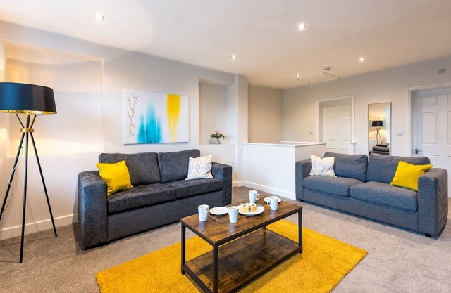 Pass the Keys | Perfectly located 2 bed townhouse in Shrewsbury