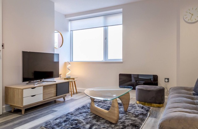 Pass the Keys | Prime Luxurious Apartment | NEC | Free Parking!!