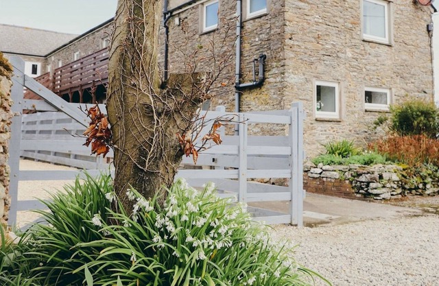 Pass the Keys | Rural retreat near the Sea