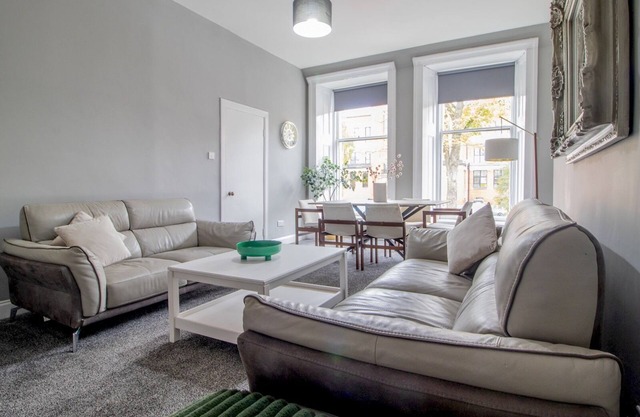 Pass the Keys | Spacious Hillhead Haven