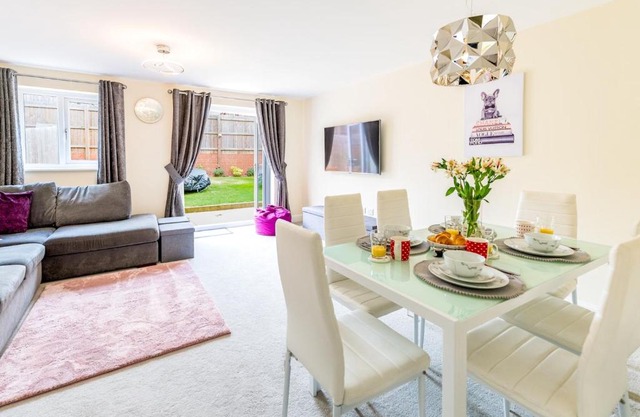 Pass the Keys Stylish modern two bedroom home in Shrewsbury