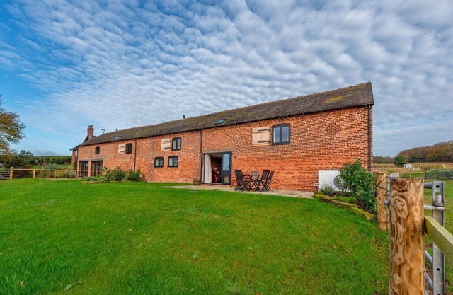 Pass the Keys | The Drift House – Countryside Luxury & Comfort!
