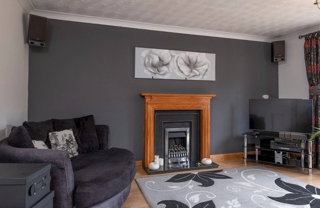 Pass the Keys | The Oaks Comfortable home with garden free Parking Wi-Fi