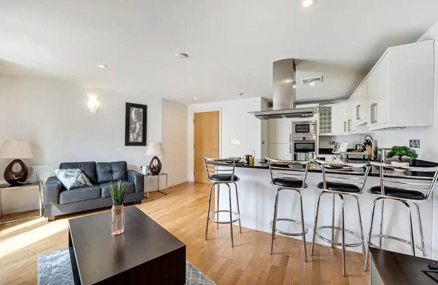 Pass the Keys | Wonderful 2 Bed in Altrincham