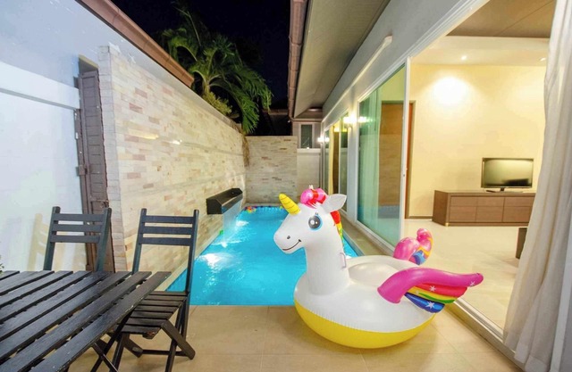 pattaya pool villa 4 bedrooms