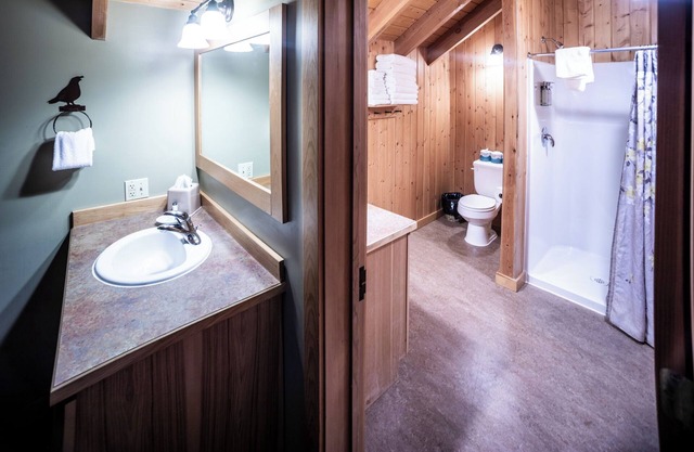Patterson Lake Cabin Grand Suite 3-Bdrm