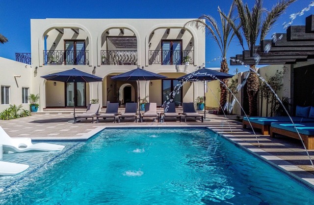 Paz del Mar 20: Luxury 8 Bedroom Heated Pool, Private Chef & Housekeeping