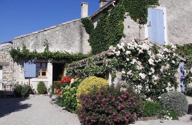 Peace and tranquility for 2 in the heart of Provence.