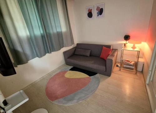 Peace house OPEN Mart, Traders 3 minutes on foot 15 pyeong entire house room 2,Living room 1, Toilet 1, TV, free parking