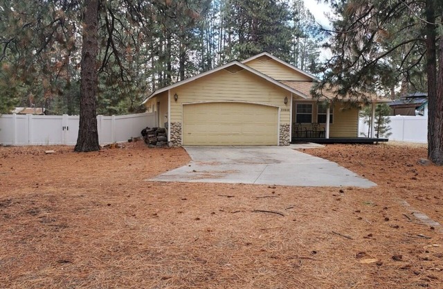 Peaceful 3-bedroom house in the country with WiFi in Bend