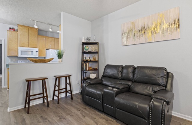 Peaceful 3bed/3bath Townhouse