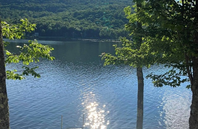 Peaceful 4-bedroom on Stinson Lake