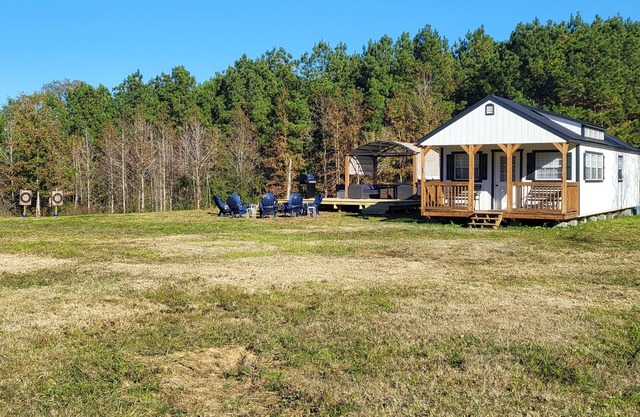 Peaceful and Private Cabin with fun activities for family & friends on 25 Acres