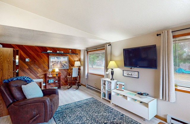 Peaceful and spacious beach vacation home