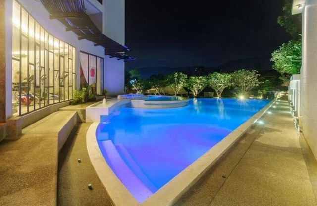 Peaceful apartment on the hill over Kamala Beach