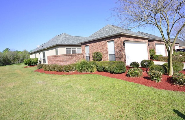 Peaceful, Award-Winning Gated Pelican Point Golf Community