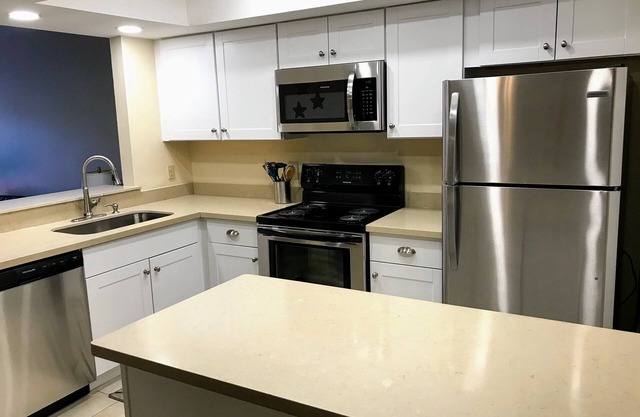 Peaceful, Convenient Northshore Condo: Mandeville near Madisonville, Covington