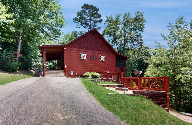 Peaceful, family-friendly retreat w/nearby forests & golf course