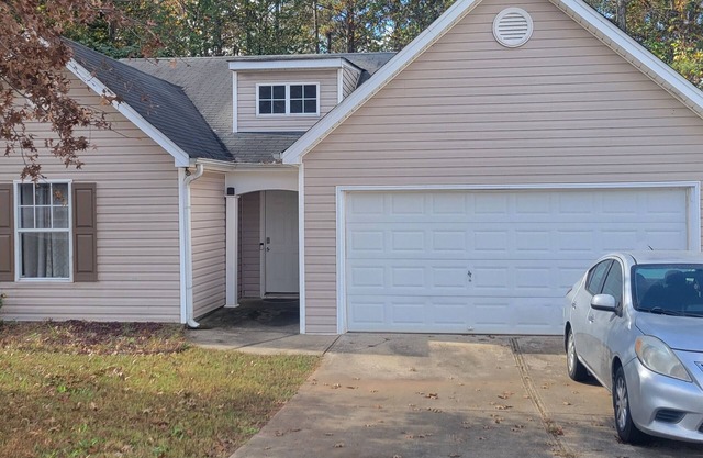 Peaceful Family Retreat in Villa Rica 2BR/2BA with Comfort and Charm!