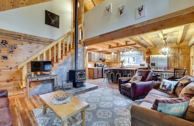 Peaceful Garden Valley Cabin w/Private Deck!