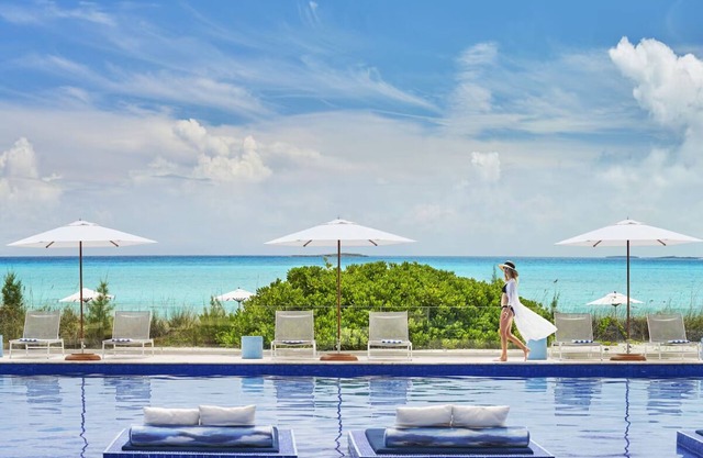 Peaceful Garden View Haven: Spacious Villas with Direct Snorkeling Access