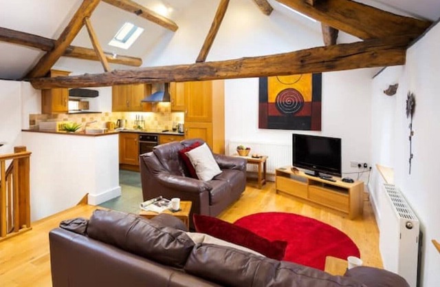 Peaceful getaway in converted barn with beautiful scenic views