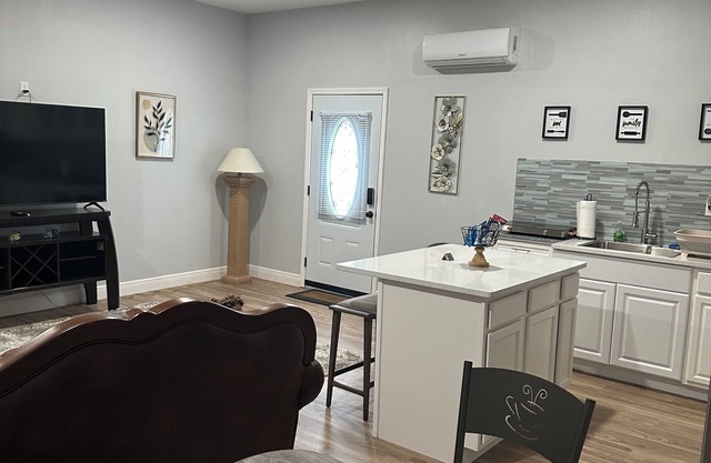 Peaceful Haven Orlando - Spacious 1 bedroom apt with private entrance near UCF