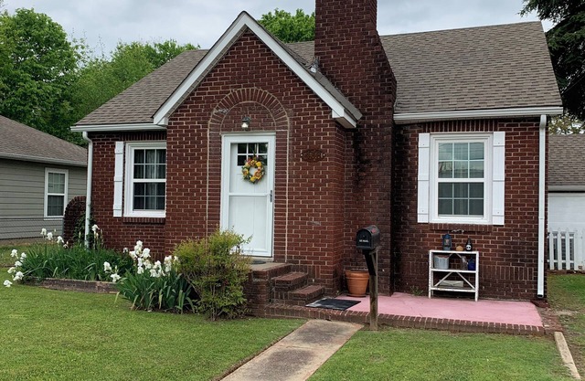 Peaceful home in town. Great location-walk downtown to stores and restaurants.