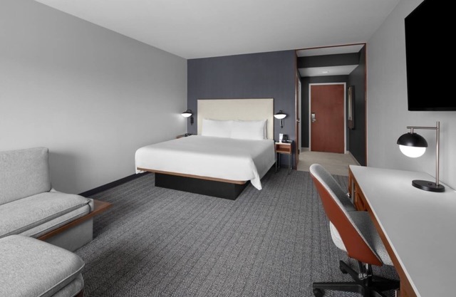 Peaceful Hotel Escape Near Tampa Bay – Outdoor Pool & Free Parking
