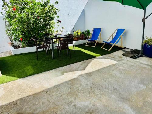 Peaceful House with Courtyard at the heart of Benfica