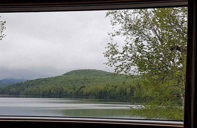 Peaceful Lakeview Cottage in Mont-Tremblant