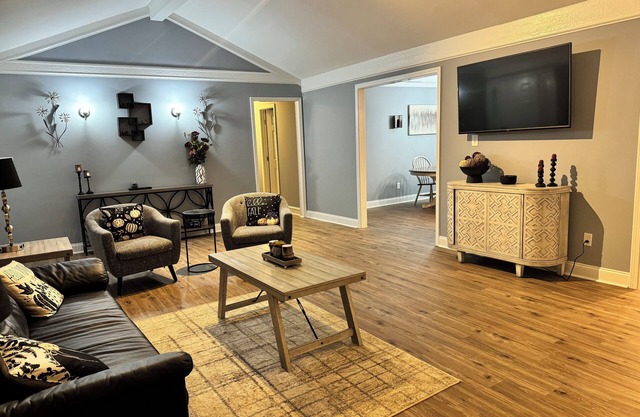 Peaceful Modern Country Home with all amenities